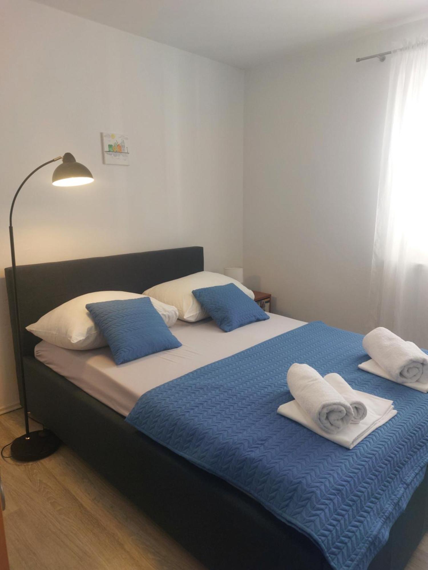 Apartment None Makarska Bagian luar foto
